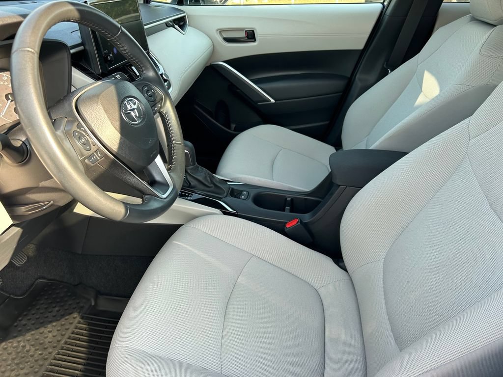 Used 2024 Toyota Corolla Cross LE FWD image 11