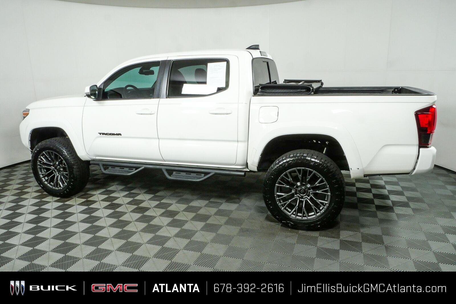 Used 2022 Toyota Tacoma SR5 w/ Technology Package RWD image 29