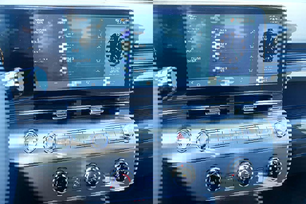 New 2026 Hyundai Kona SE image 3