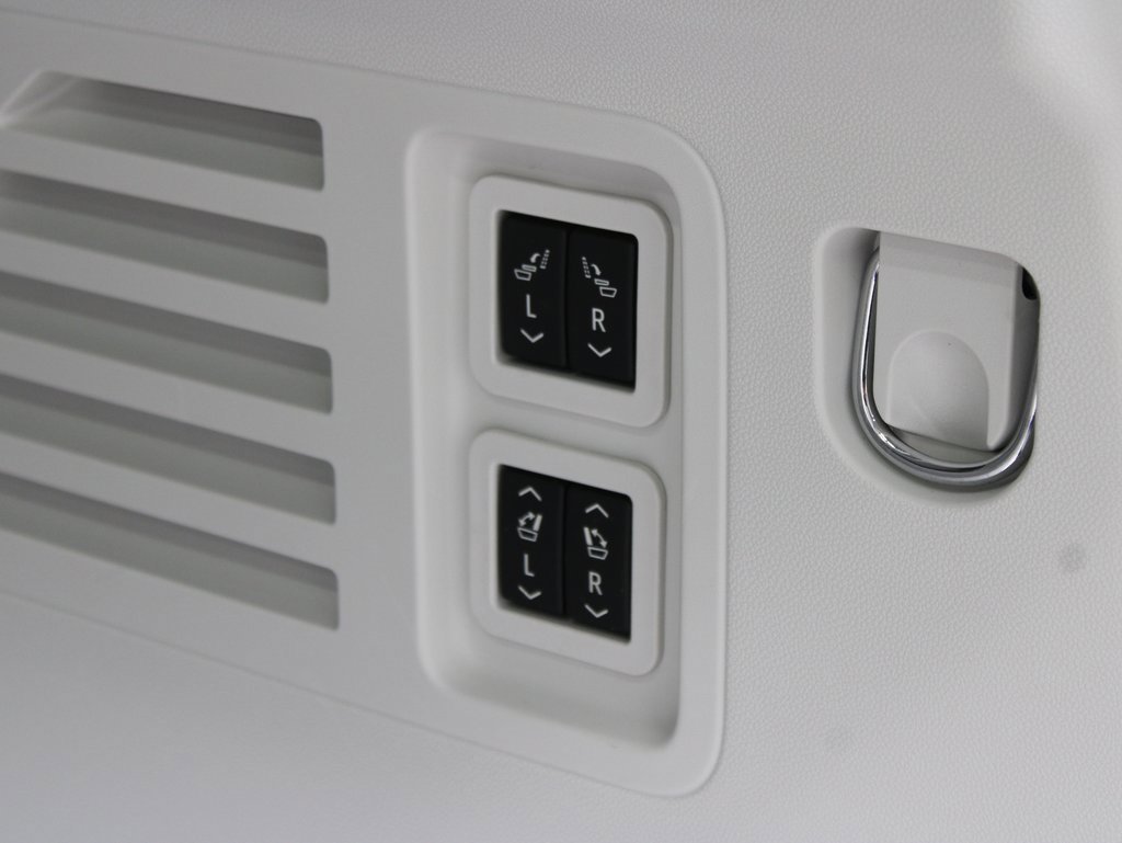 Used 2024 GMC Acadia Denali image 42