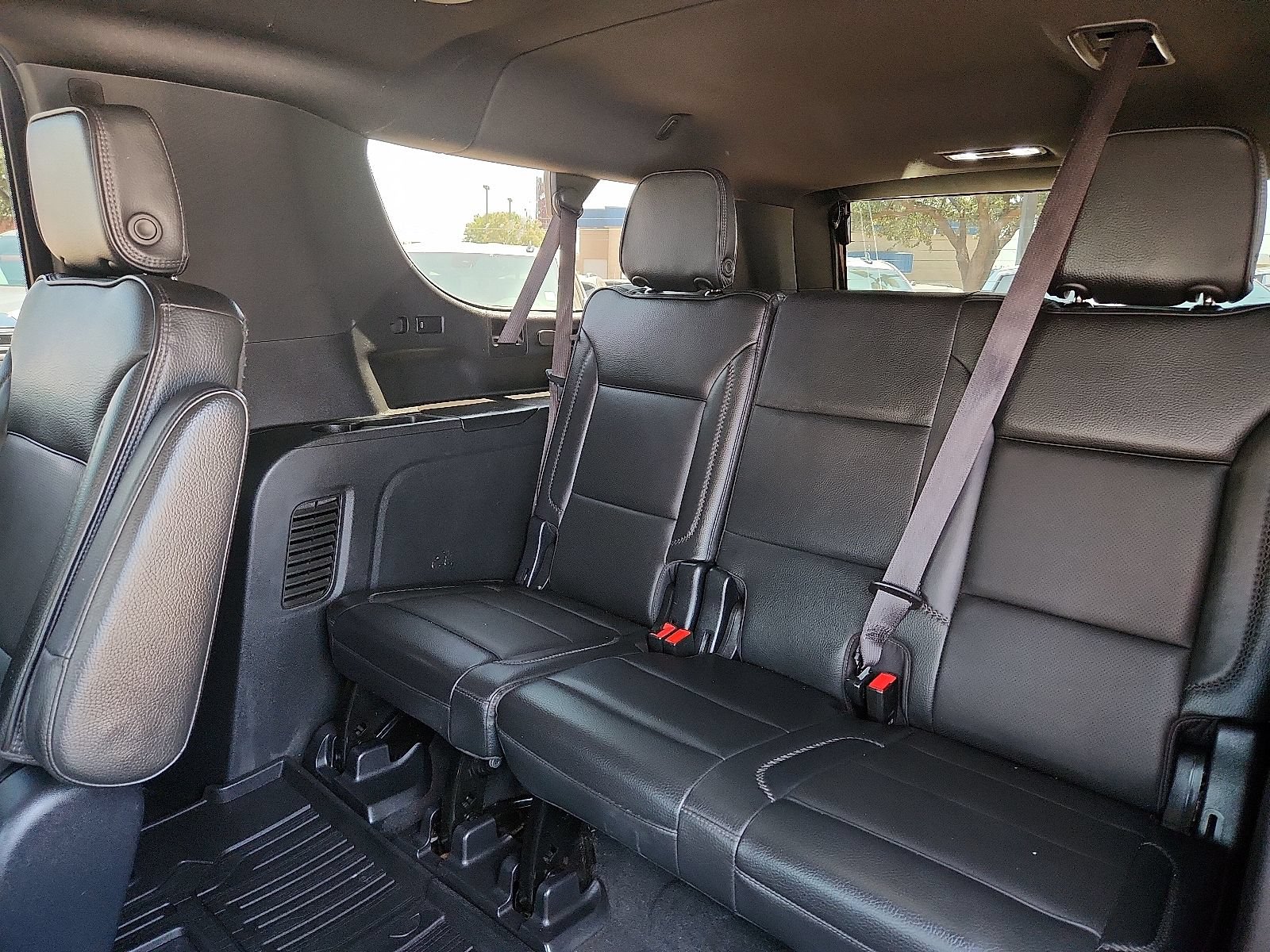 Used 2022 GMC Yukon XL Denali RWD image 11