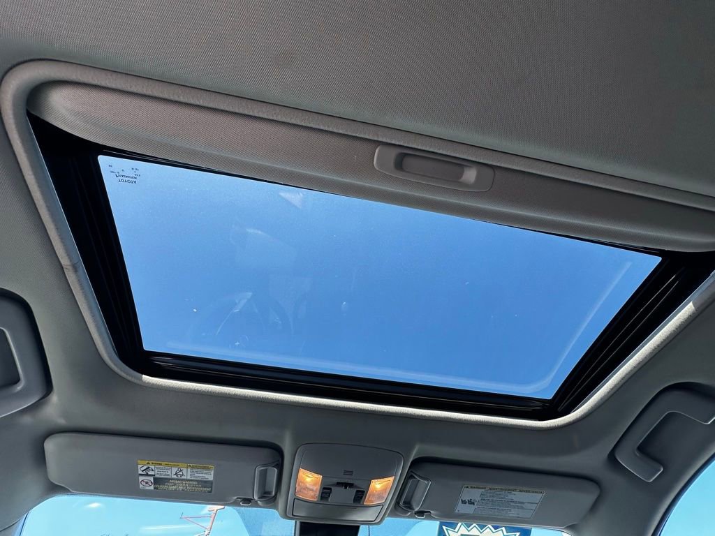 Used 2017 Toyota RAV4 Platinum w/ All Weather Liner Package AWD/4WD image 14