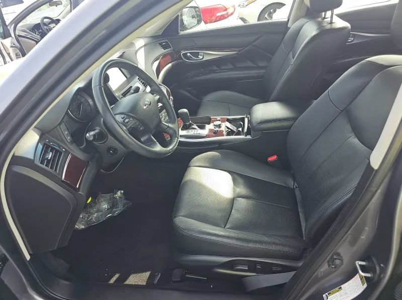 Used 2016 INFINITI Q70 3.7 image 3