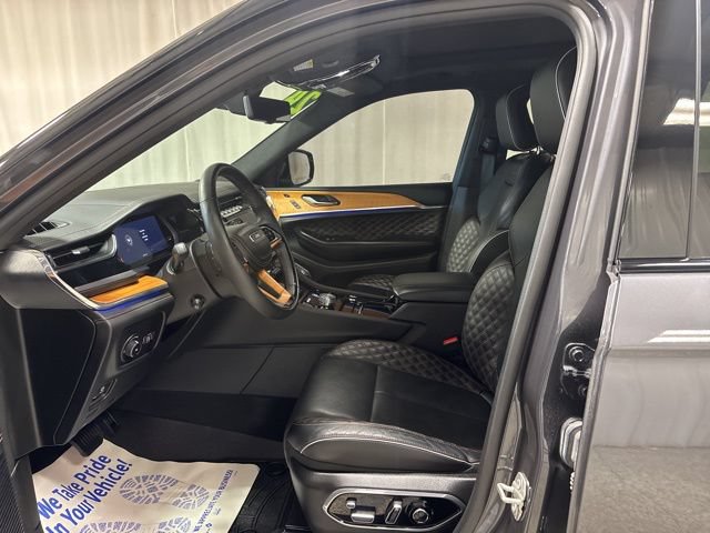 Used 2024 Jeep Grand Cherokee L Summit AWD/4WD image 13
