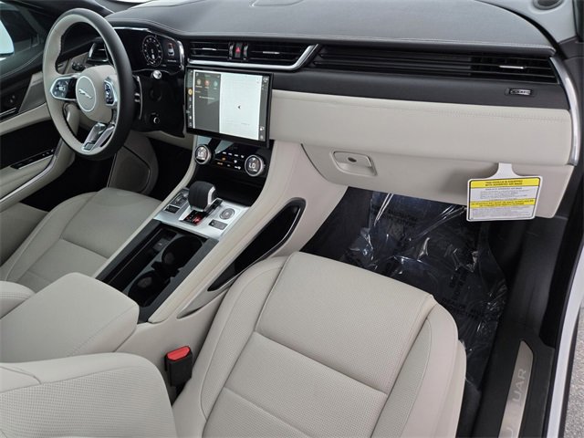 New 2026 Jaguar F-PACE R-Dynamic S image 19