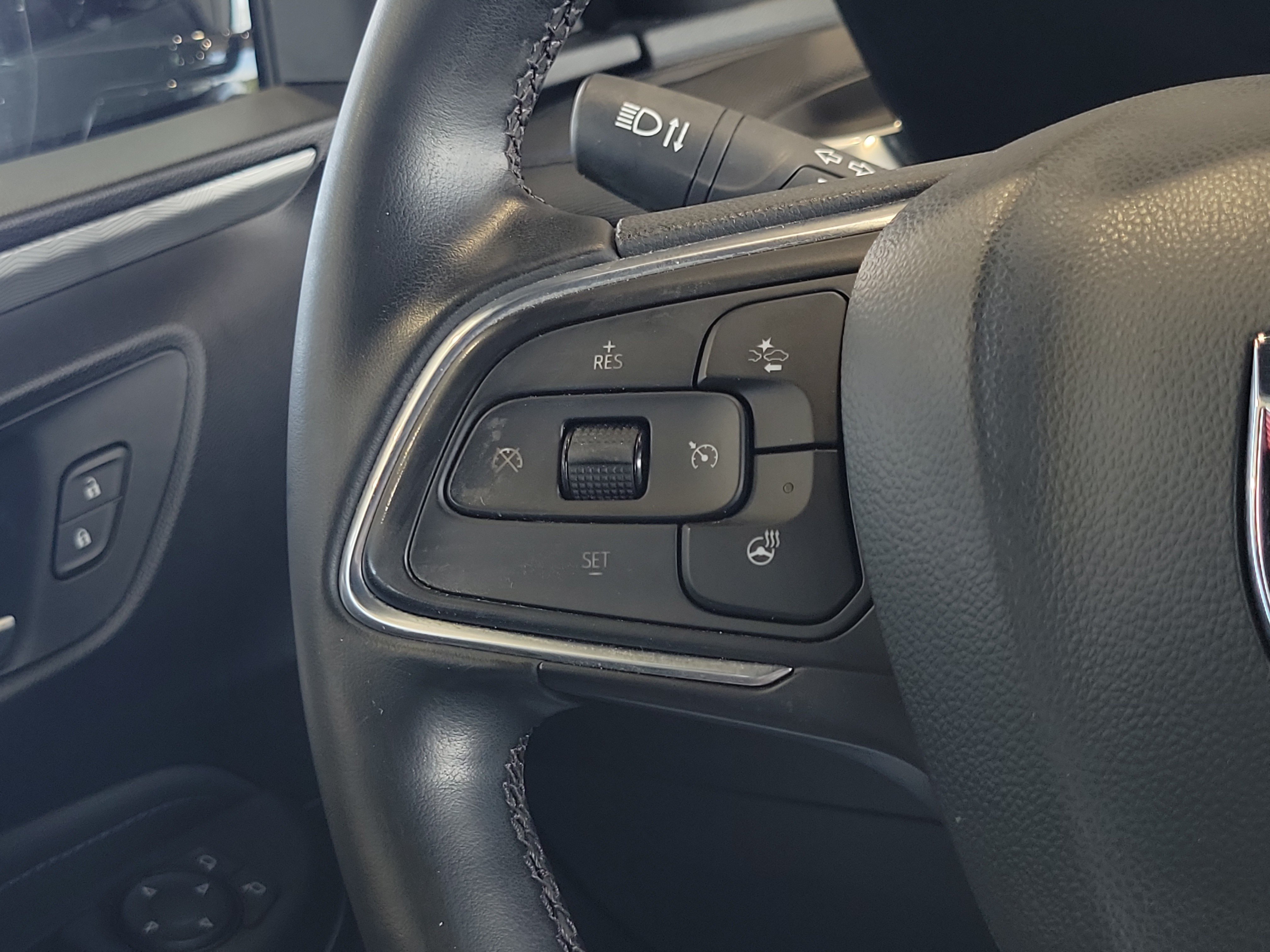 Used 2024 Buick Envista Sport Touring w/ Convenience I Package FWD image 23