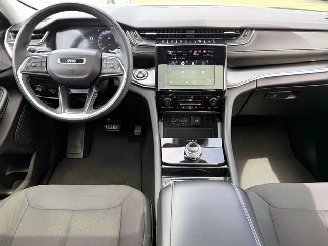 Certified 2023 Jeep Grand Cherokee Laredo w/ Luxury Tech Group I AWD/4WD image 14