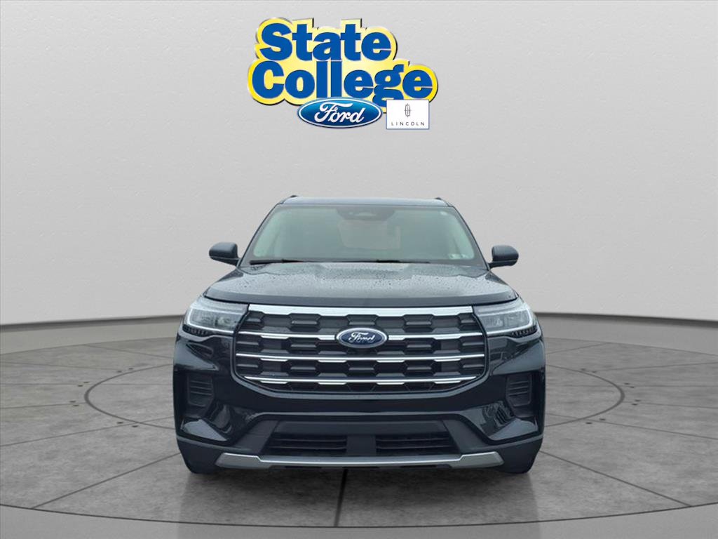 Used 2025 Ford Explorer Active image 3