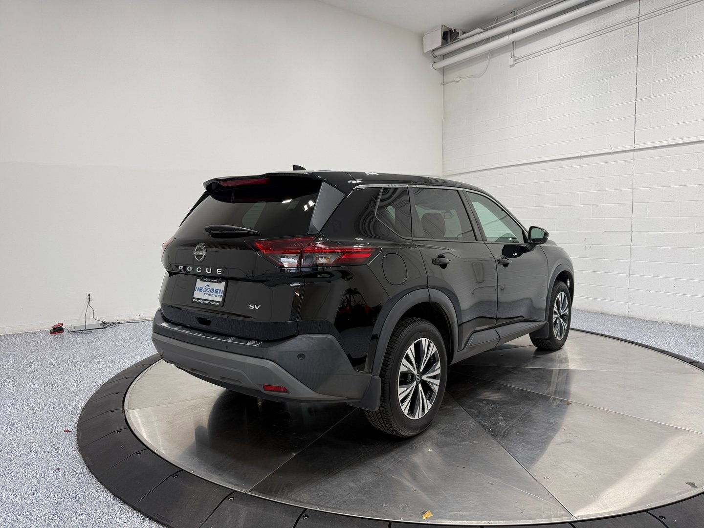 Used 2022 Nissan Rogue SV image 7