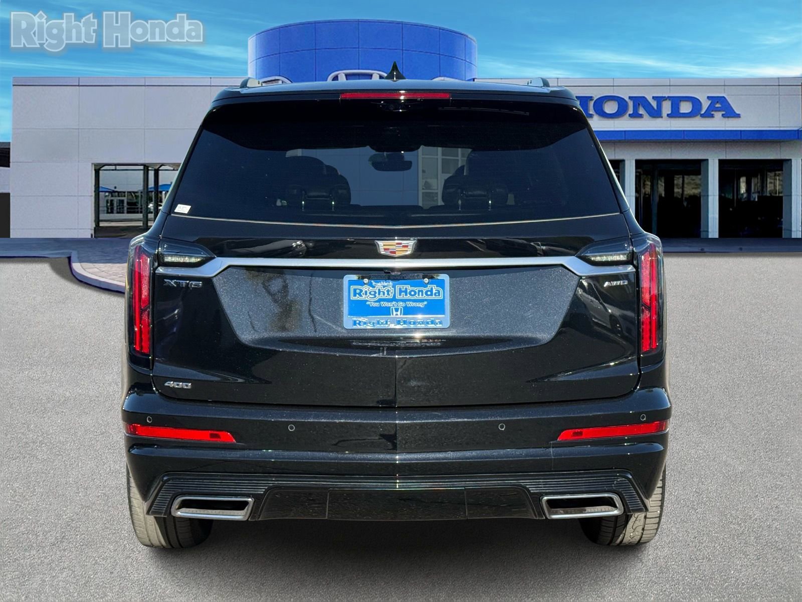 Used 2023 Cadillac XT6 Sport w/ Platinum Package image 7