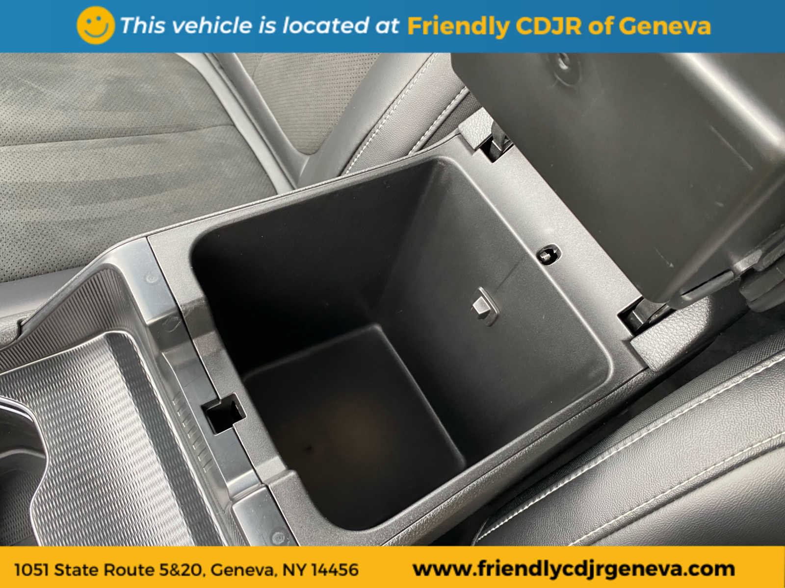 Used 2025 Jeep Grand Cherokee L Altitude image 23