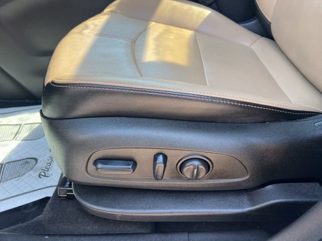 Used 2023 Chevrolet Equinox Premier AWD/4WD image 22