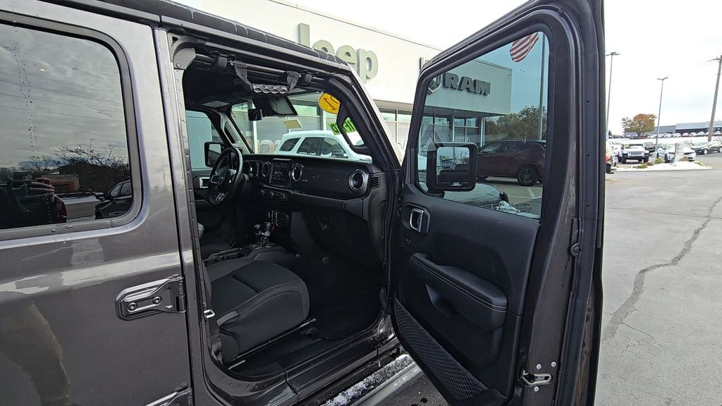 Certified 2021 Jeep Wrangler Unlimited Sahara image 16