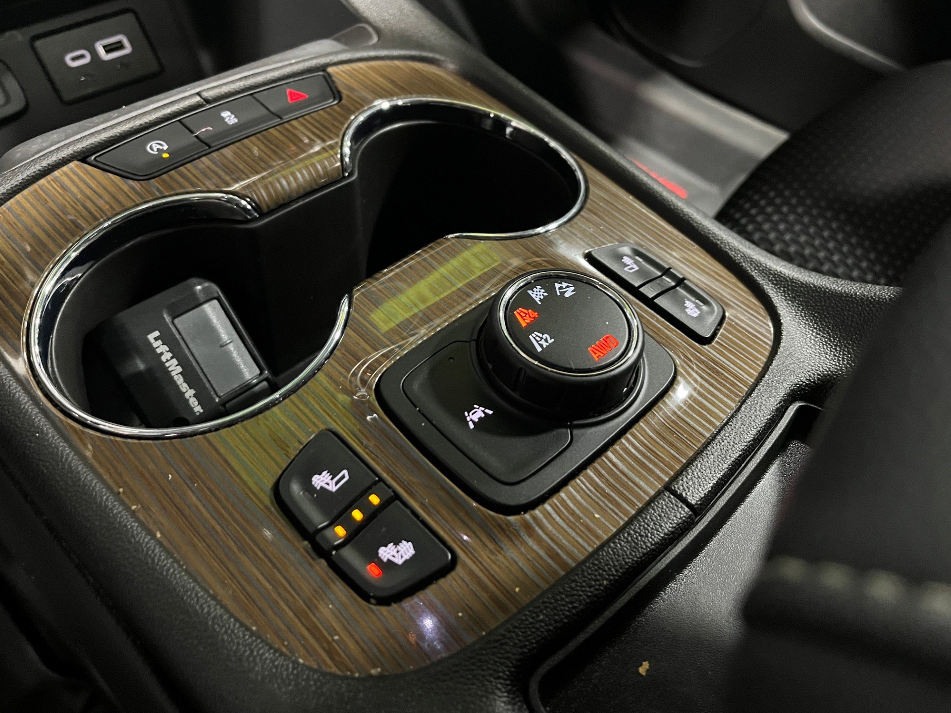 Certified 2023 GMC Acadia SLE w/ Driver Convenience Package image 14