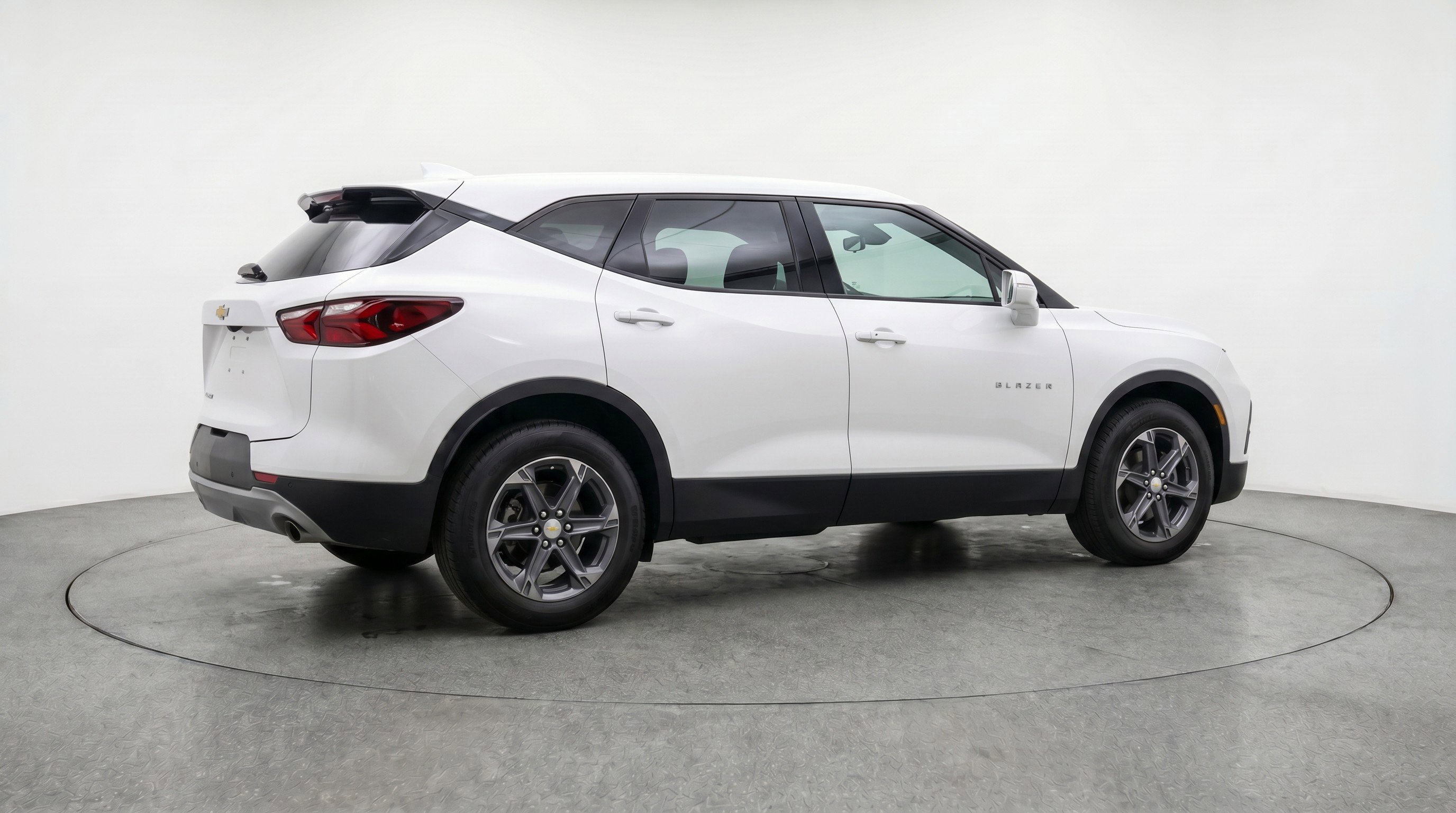Used 2025 Chevrolet Blazer LT FWD image 9
