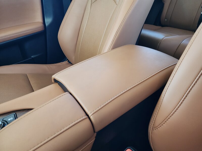 Used 2022 Lexus RX 350L w/ Premium Package image 59