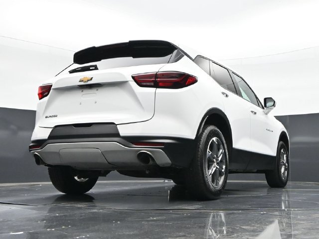 Used 2025 Chevrolet Blazer LT FWD image 38