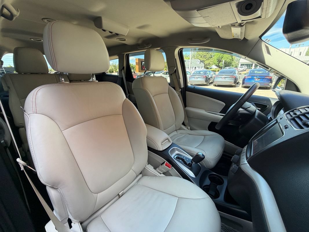 Used 2014 Dodge Journey Limited w/ Flexible Seating Group FWD image 4