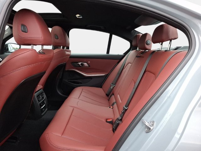 New 2026 BMW 330i xDrive Sedan w/ M Sport Package AWD/4WD image 9