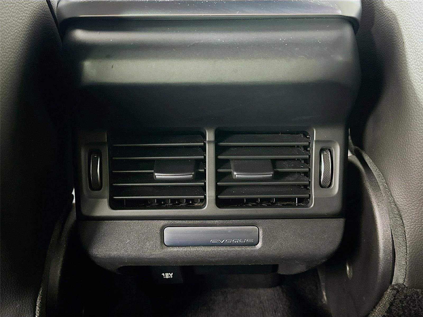 Used 2020 Land Rover Range Rover Evoque SE image 30