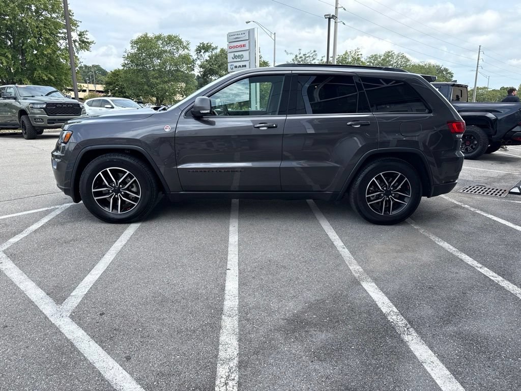Used 2021 Jeep Grand Cherokee Trailhawk w/ Trailhawk Luxury Group AWD/4WD image 4