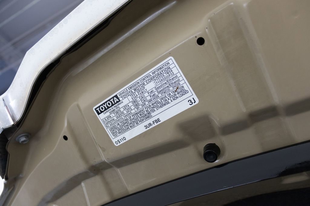 Used 2018 Toyota Tundra SR5 w/ TRD Off Road Package AWD/4WD image 37