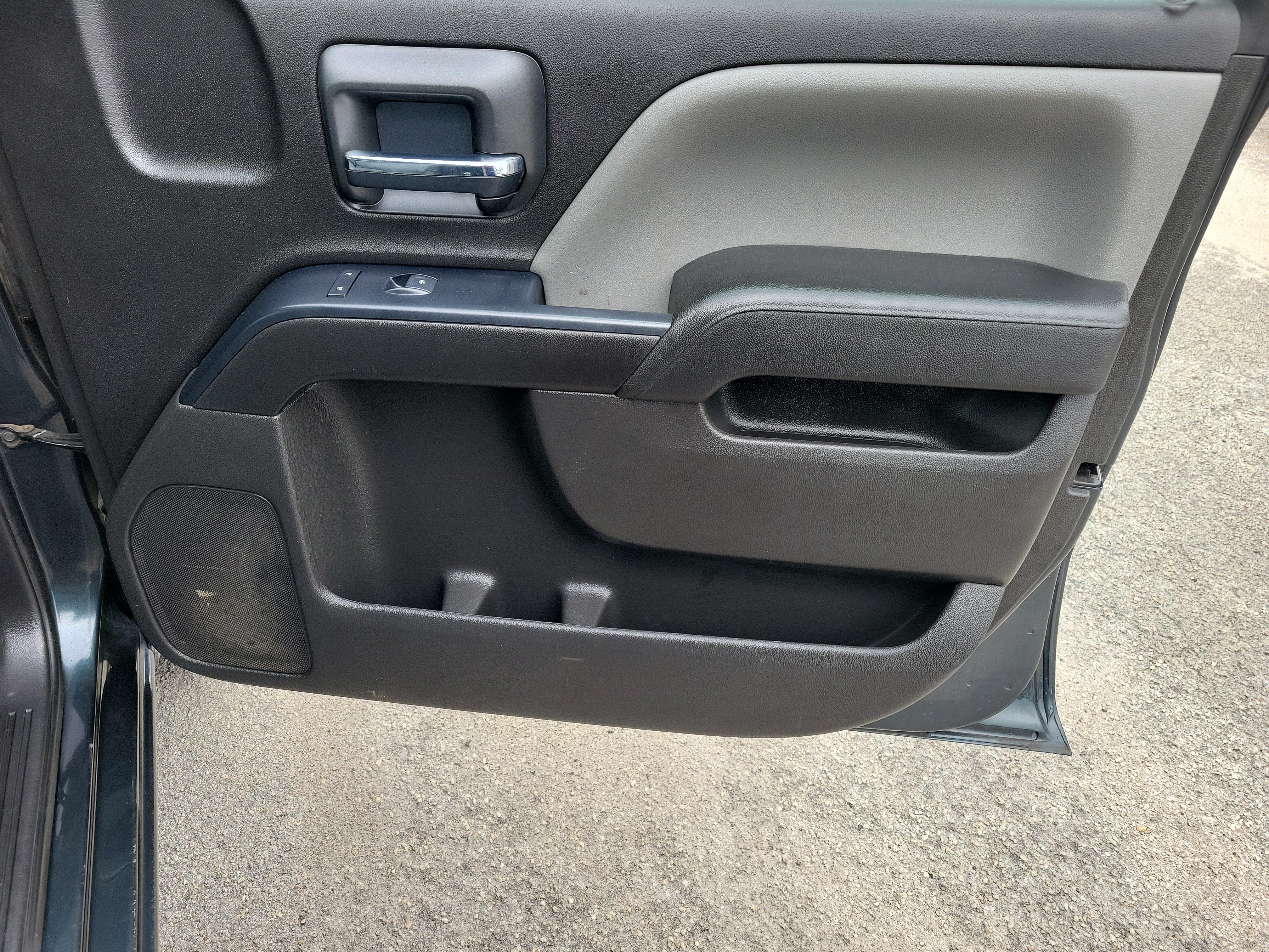 Used 2018 Chevrolet Silverado 1500 W/T w/ Trailering Package RWD image 11