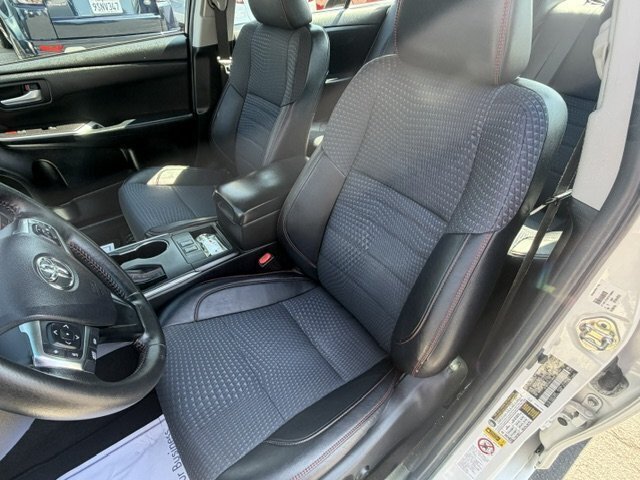 Used 2015 Toyota Camry SE FWD image 9