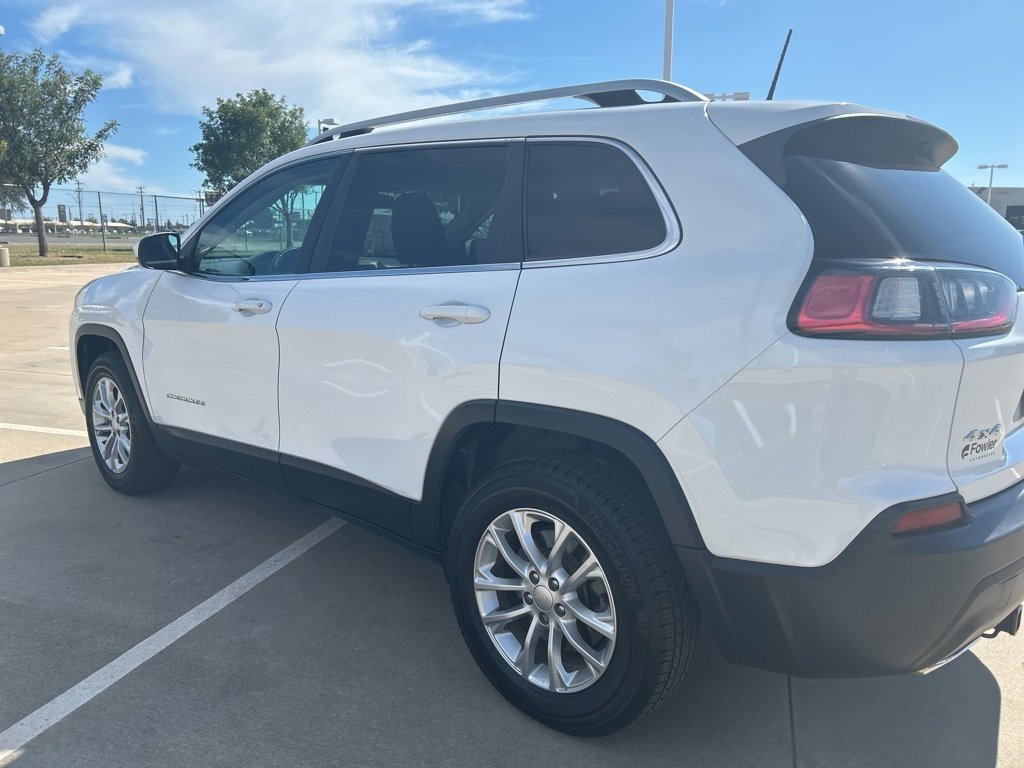 Used 2019 Jeep Cherokee Latitude w/ Cold Weather Group image 4