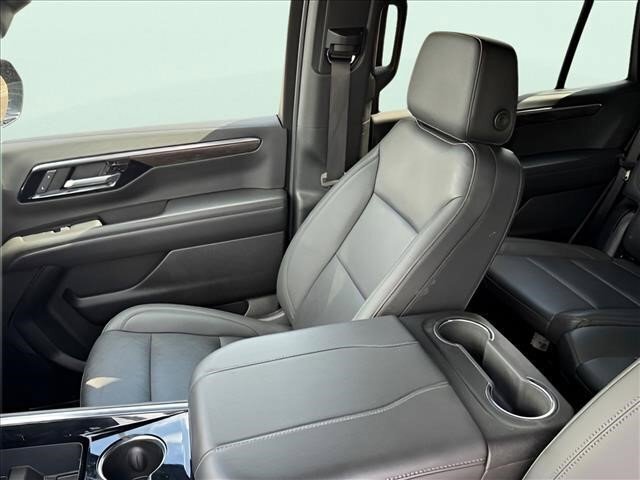 Used 2025 Chevrolet Tahoe LT AWD/4WD image 13