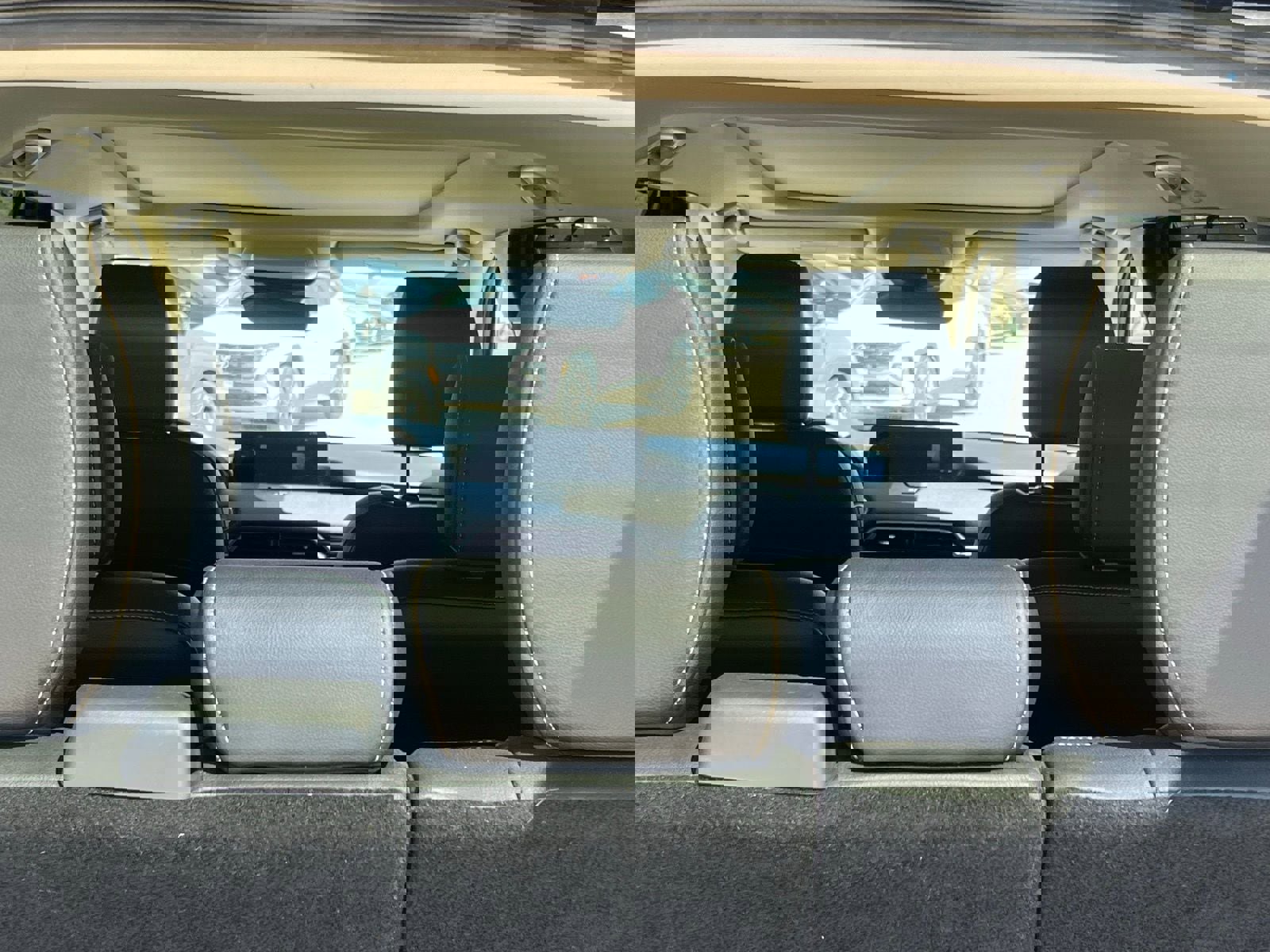 Used 2024 MAZDA CX-90 3.3 Turbo w/ Premium Package image 16