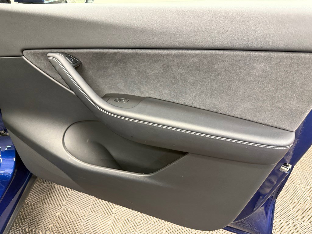 Used 2022 Tesla Model Y Long Range image 20