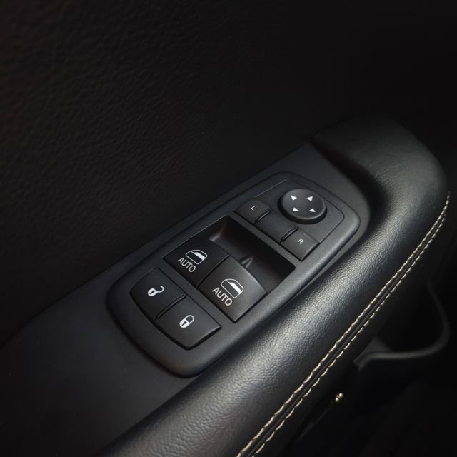 Used 2017 Dodge Challenger SRT Hellcat image 28