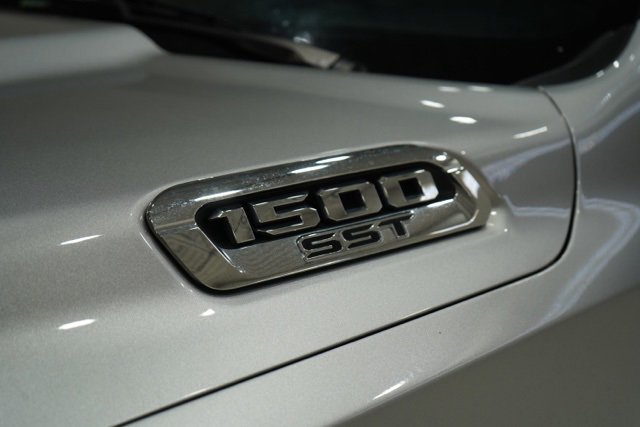 Used 2025 RAM 1500 Laramie image 9