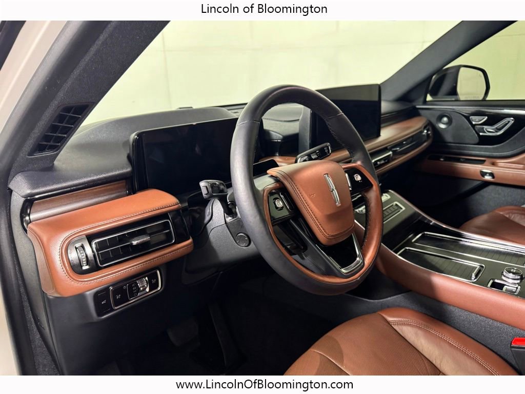 Used 2025 Lincoln Aviator Reserve w/ Jet Appearance Package AWD/4WD image 36