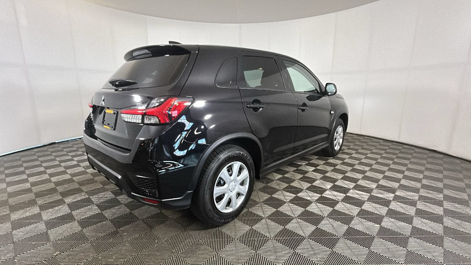 Used 2025 Mitsubishi Outlander Sport AWD image 3