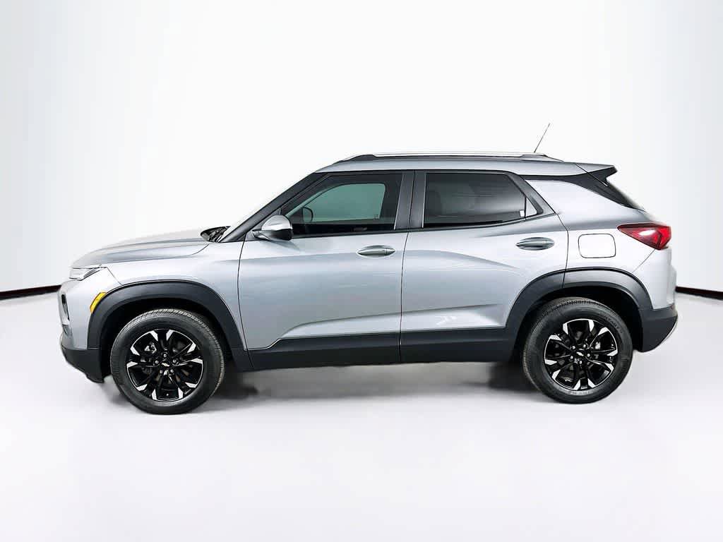 Used 2023 Chevrolet TrailBlazer LT w/ Convenience Package AWD/4WD image 3