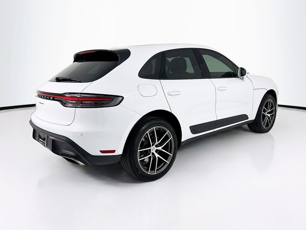 Used 2025 Porsche Macan AWD/4WD image 9