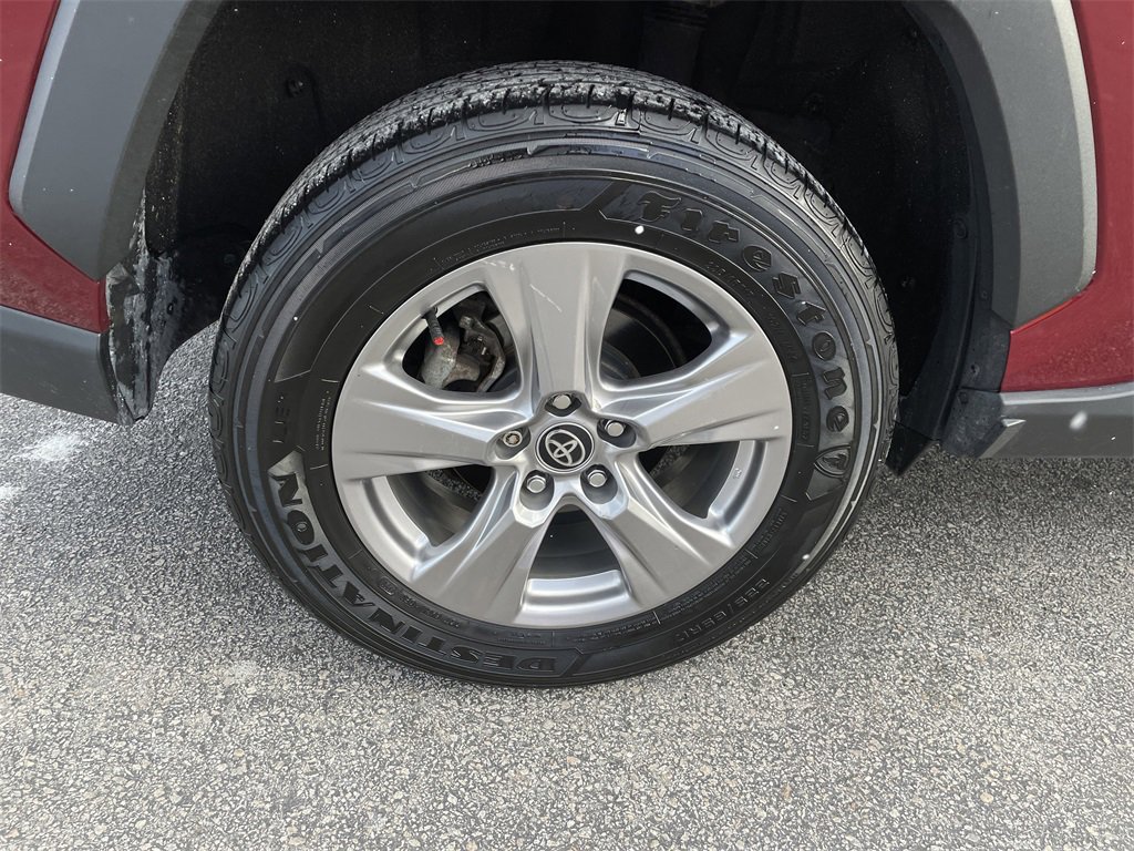 Used 2022 Toyota RAV4 XLE image 12