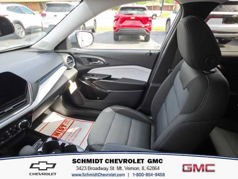 New 2026 Chevrolet Trax LT w/ Driver Confidence Package FWD image 16