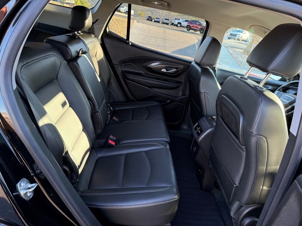 Used 2024 GMC Terrain SLT image 16