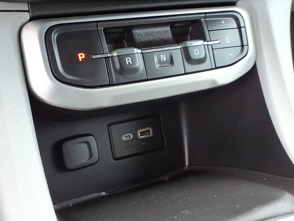 Used 2022 GMC Acadia SLE FWD image 31