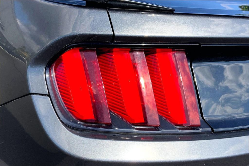 Used 2016 Ford Mustang Premium image 29