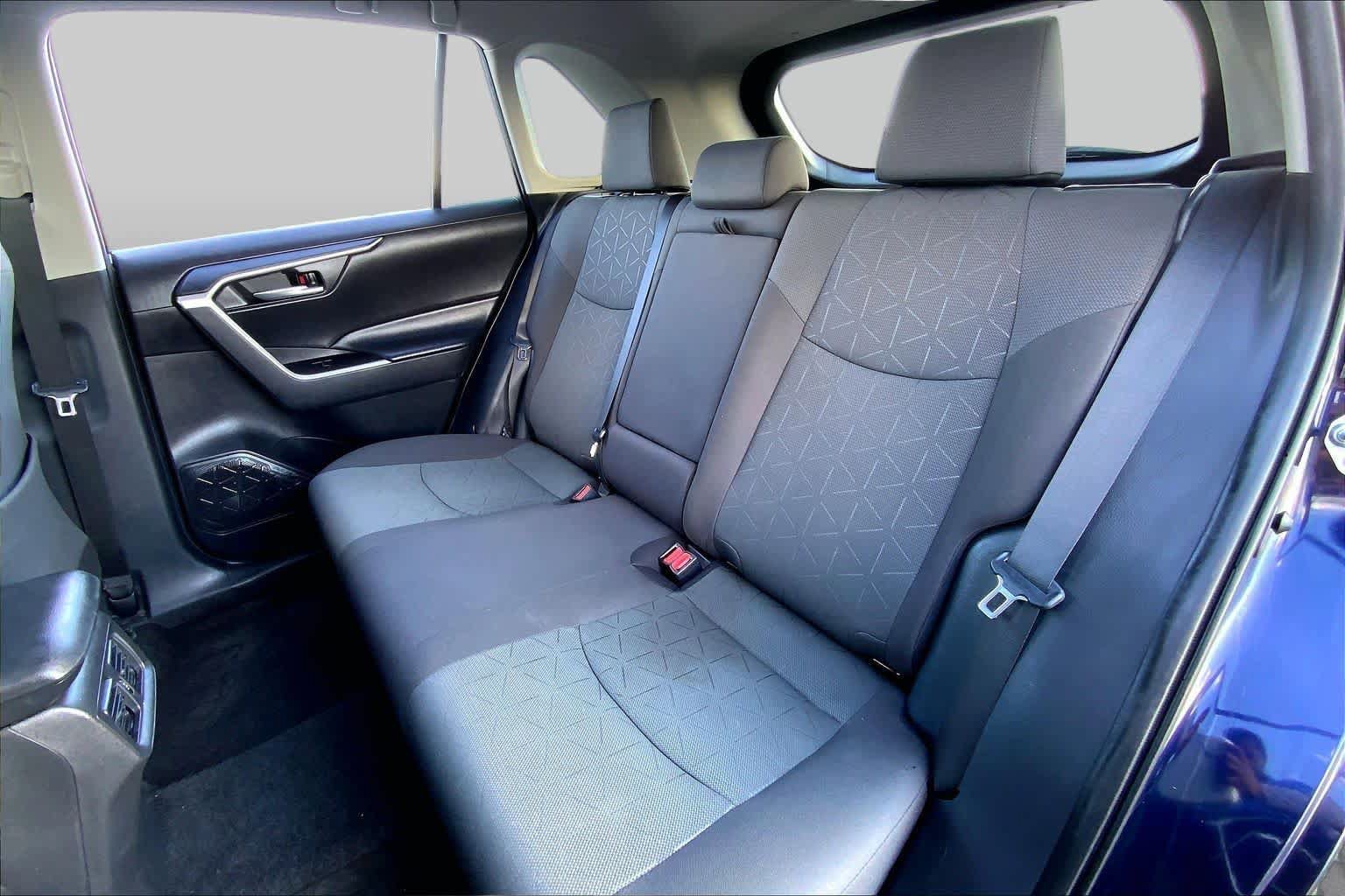 Used 2024 Toyota RAV4 XLE FWD image 19