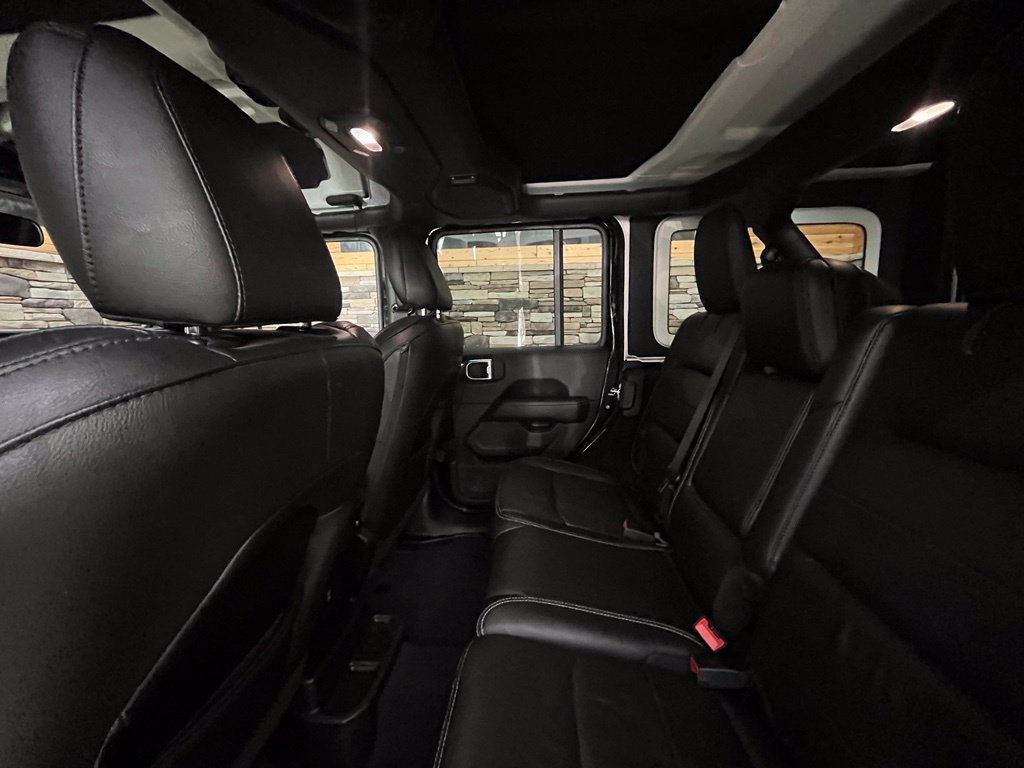 Used 2018 Jeep Wrangler Unlimited Sahara w/ Cold Weather Group AWD/4WD image 38