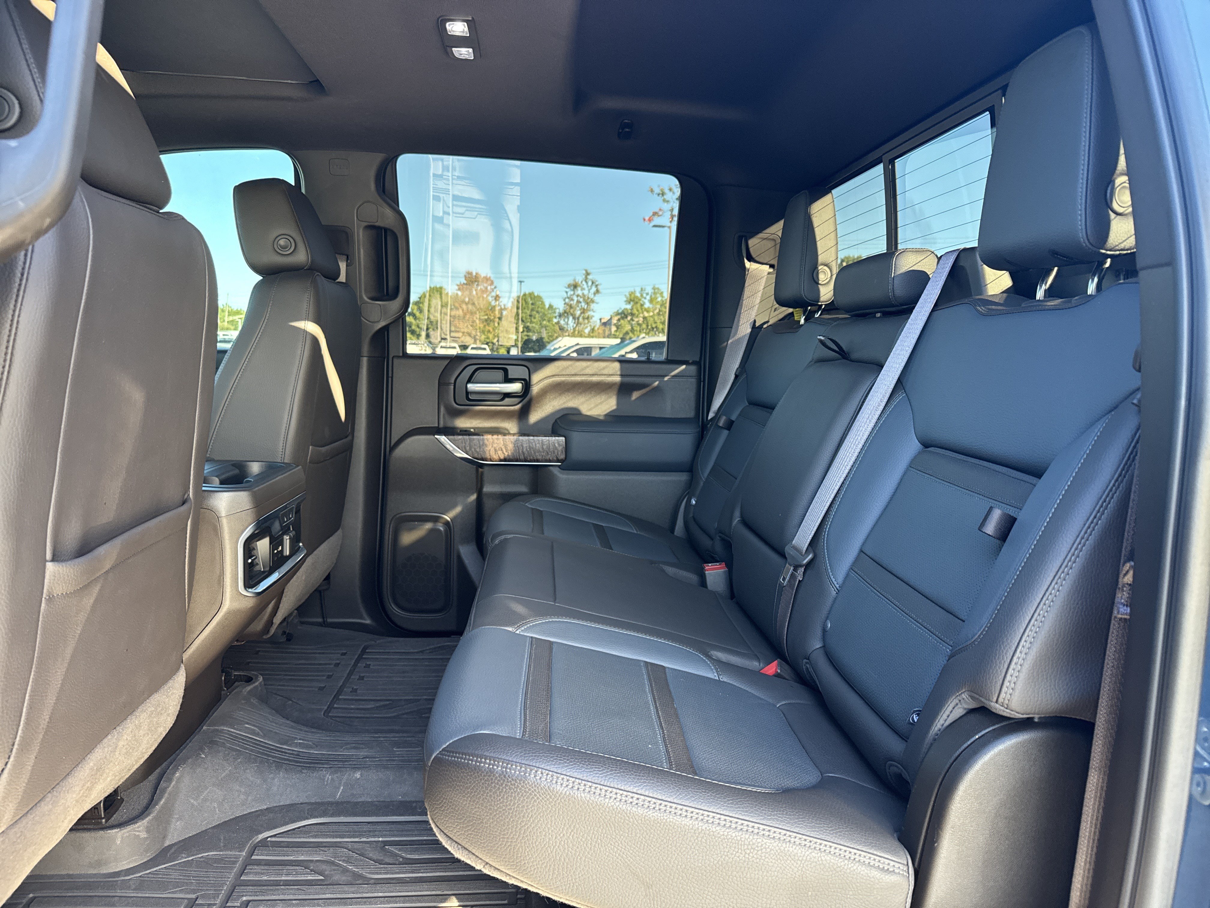 Used 2021 GMC Sierra 2500 Denali w/ Denali Ultimate Package AWD/4WD image 31