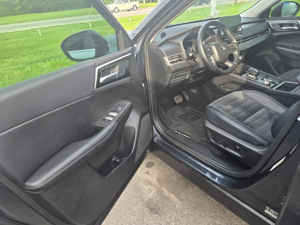 Used 2024 Mitsubishi Outlander SE AWD/4WD image 6
