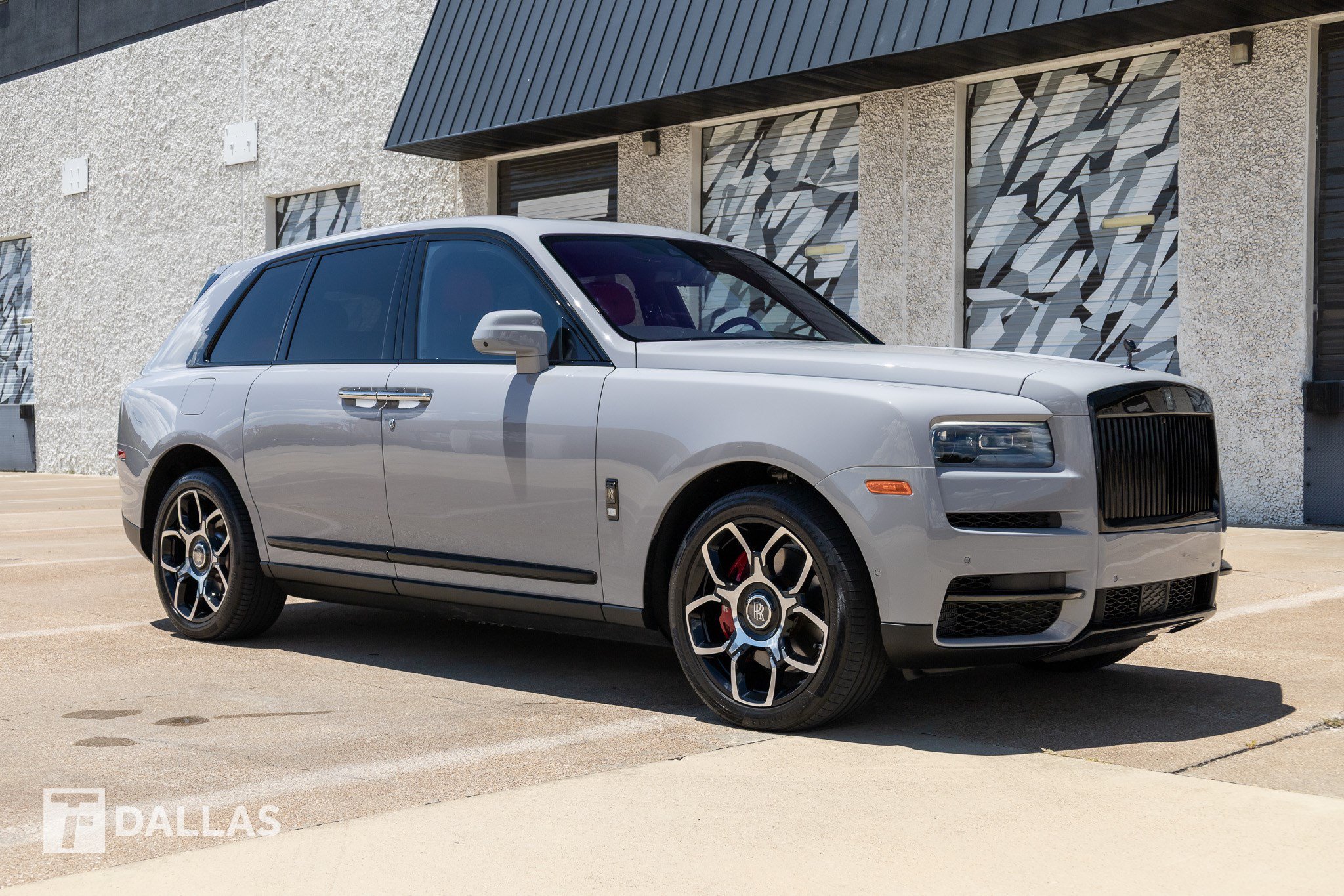 Used 2022 Rolls-Royce Cullinan Black Badge w/ Dark Exterior Package AWD/4WD image 18