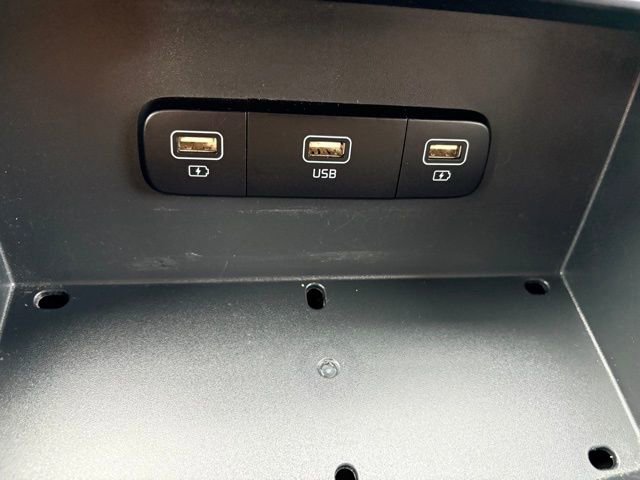 Certified 2023 Kia Carnival LX image 19