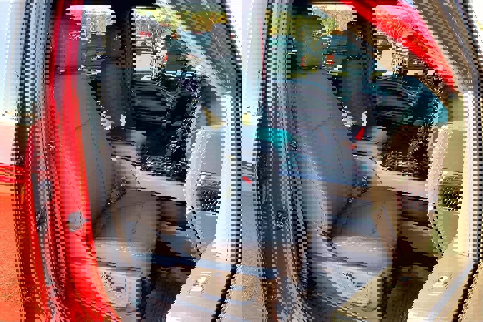 Used 2019 Ford F150 XLT w/ Equipment Group 302A Luxury AWD/4WD image 8